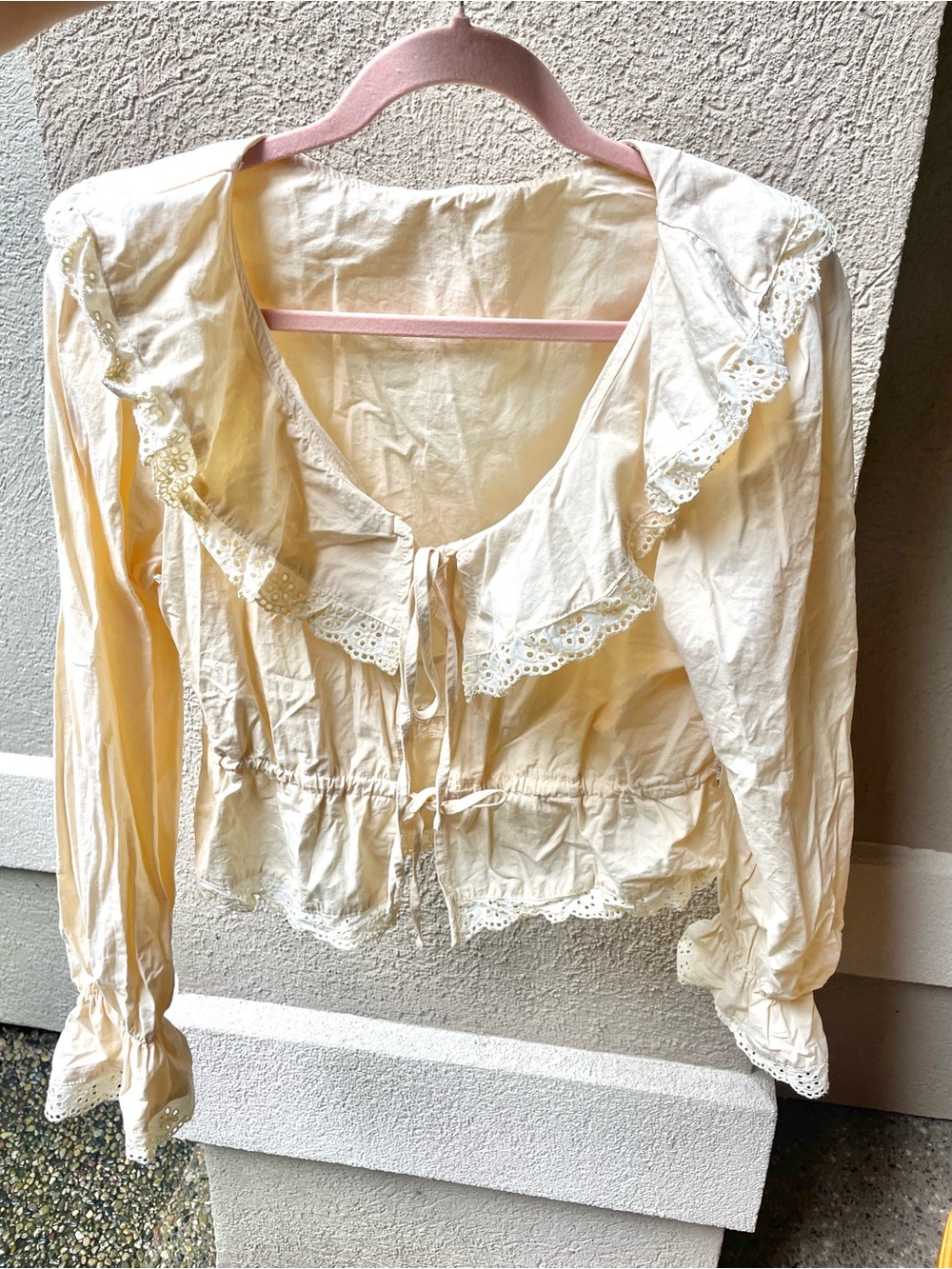 Aralina light yellow 100% cotton eyelet Ruffle Tie-Front Blouse never worn